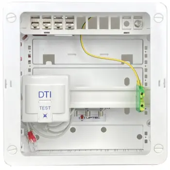 UPTEC - Coffret com Grade 3TV 250x250 4RJ45 DTI R3TV Cordon 0.4m- EOL