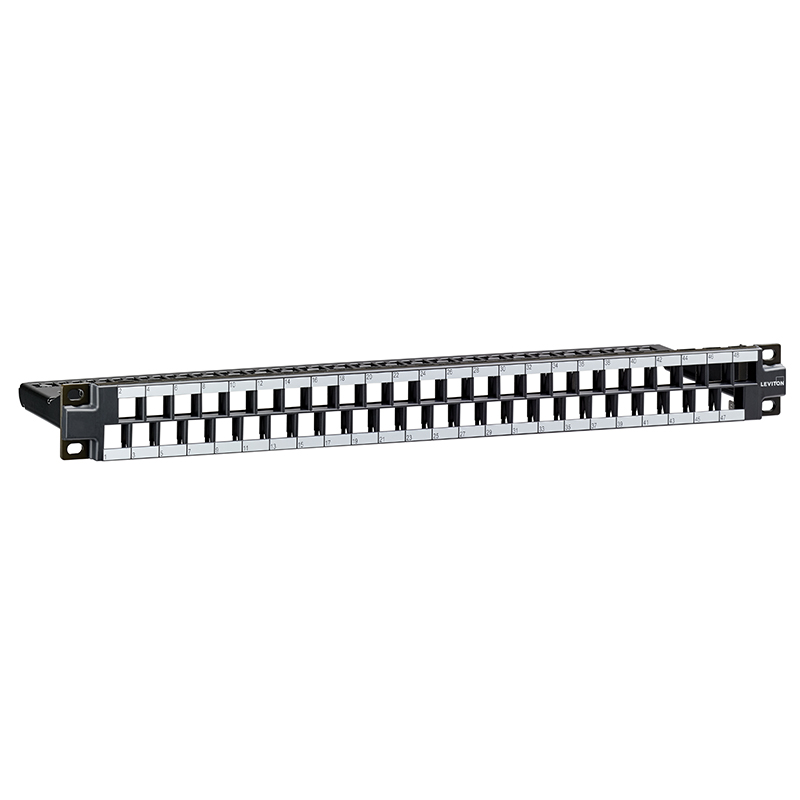 LEVITON - MMCPNLX48SIJ1U2 - Panneau brassage 48P 1U noir