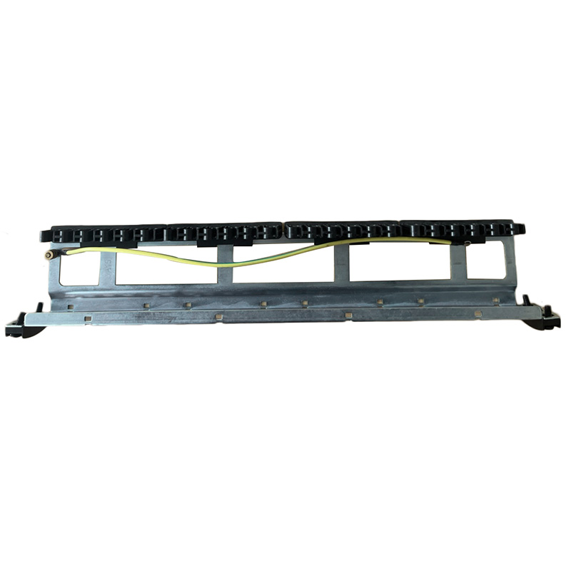 Panneau brassage 19" 1U équipé 24p CAT6A+guide câble+étiquettes - NPR