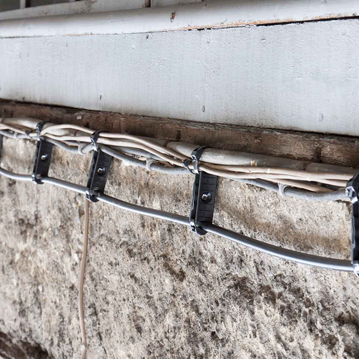 BIC : Embase de descente de poteau sans collier