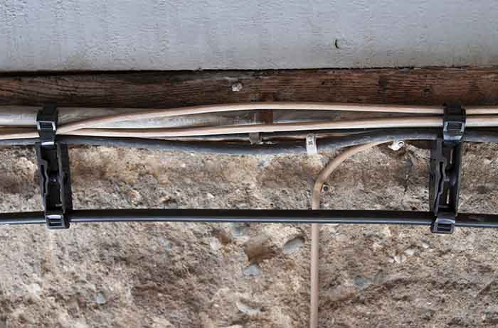 BIC : Embase de descente de poteau sans collier